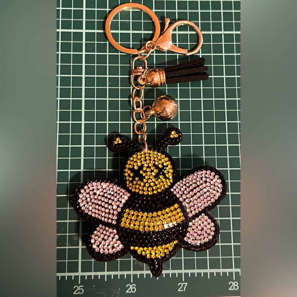 Bee Keychain with Rhinestones - Picture 2 of 4